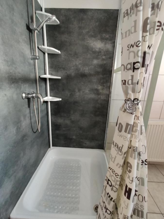 Katalin Apartmanhaz ミシュコルツ エクステリア 写真